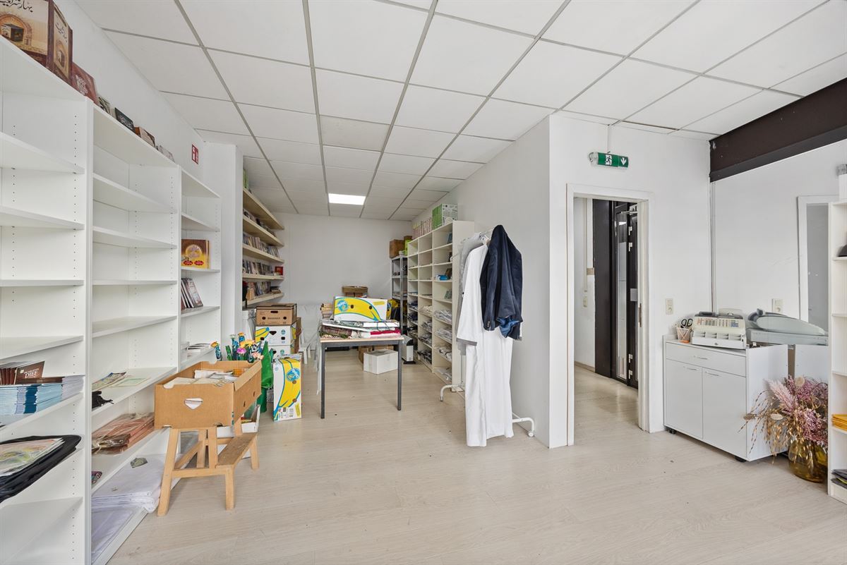 Handelsruimte met magazijn van 330 m2