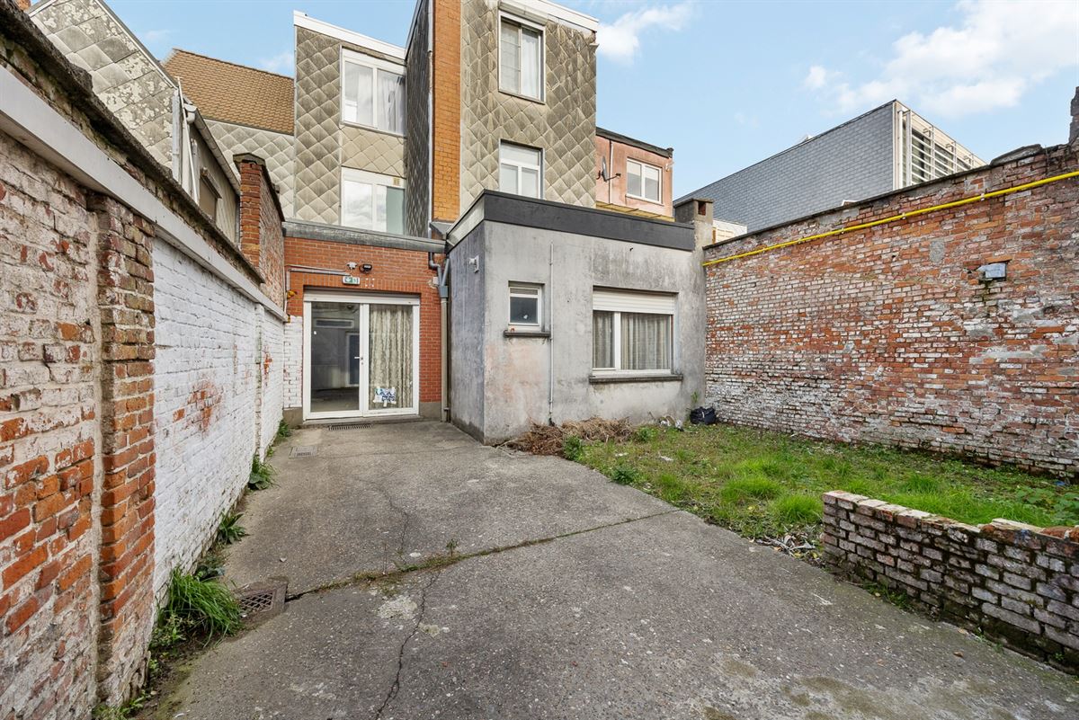 Handelsruimte met magazijn van 330 m2