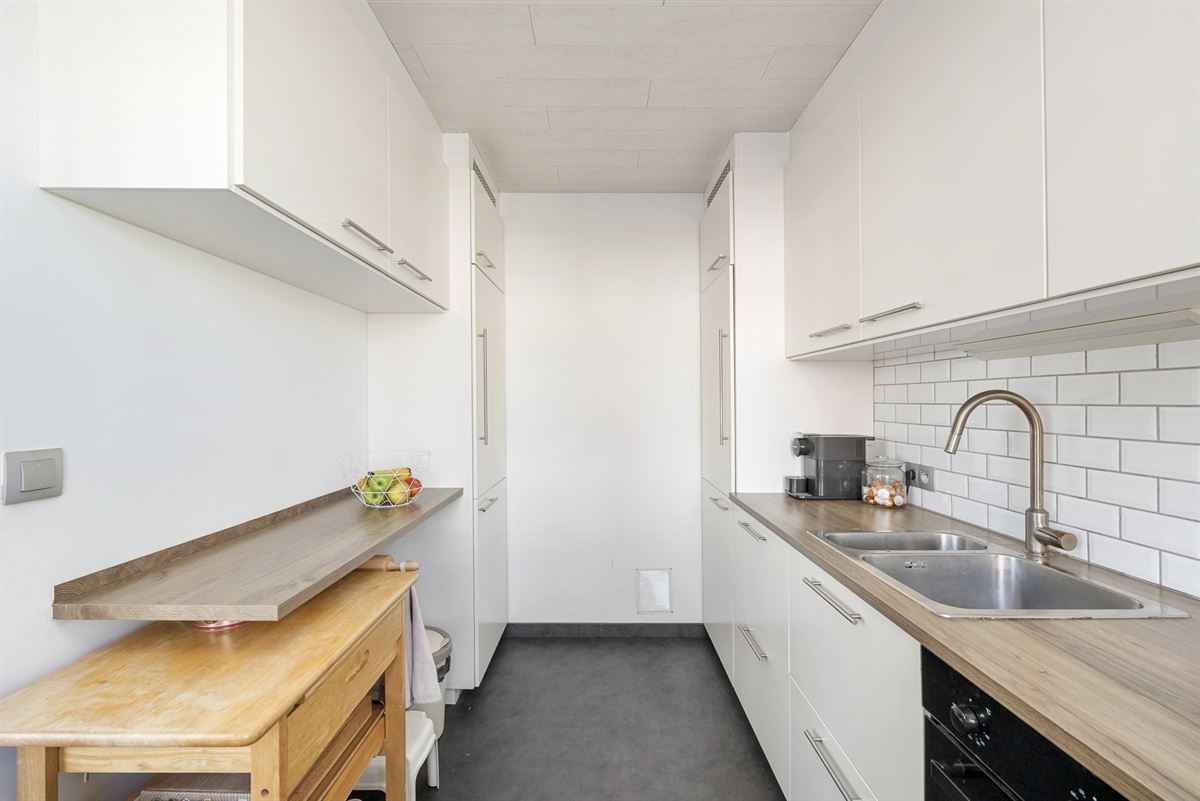 Instapklaar Appartement met Terras en Garage
