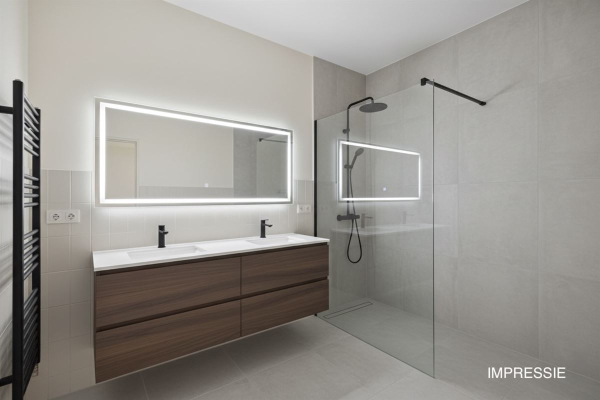 Rustig Gelegen Appartement met 2 Terrassen en Garage