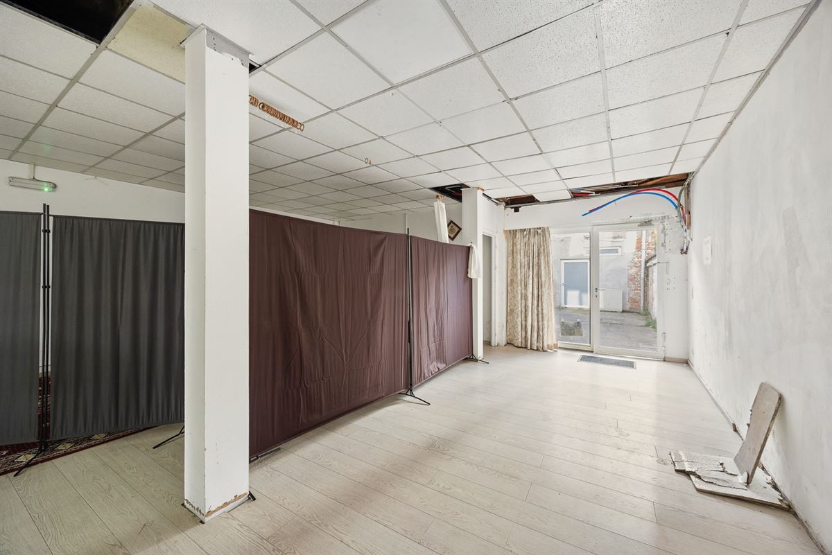 Handelsruimte met magazijn van 330 m2