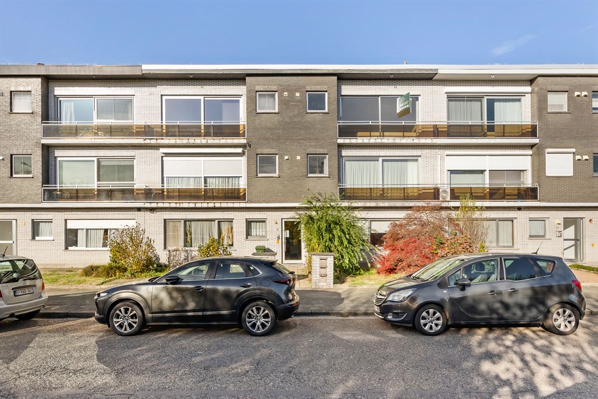 Rustig Gelegen Appartement met 2 Terrassen en Garage