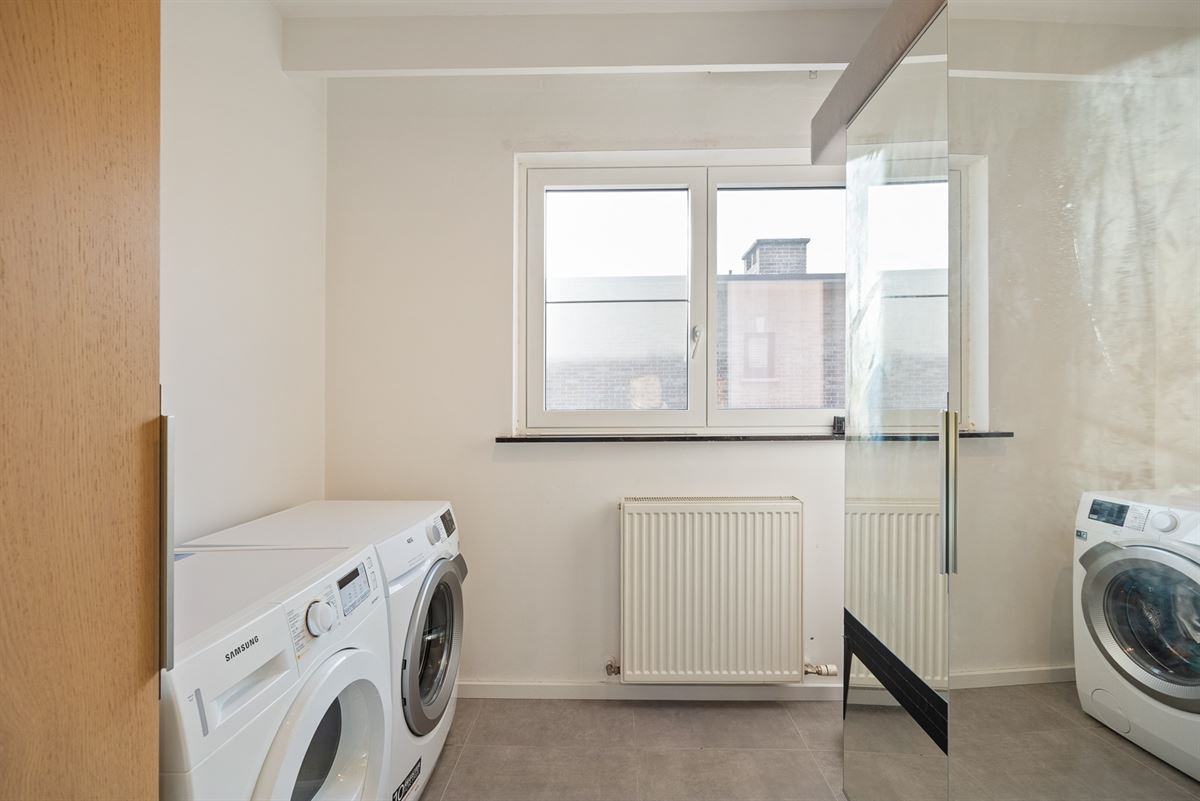 Instapklaar Appartement met 2 Slaapkamers, Terras en Garage