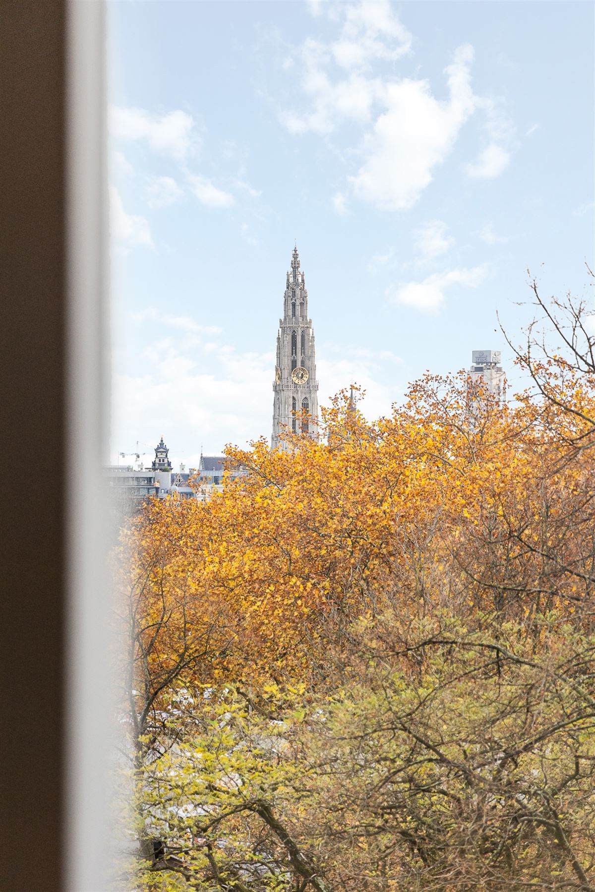Licht en Energiezuinig Appartement met Uitzicht op Antwerpen