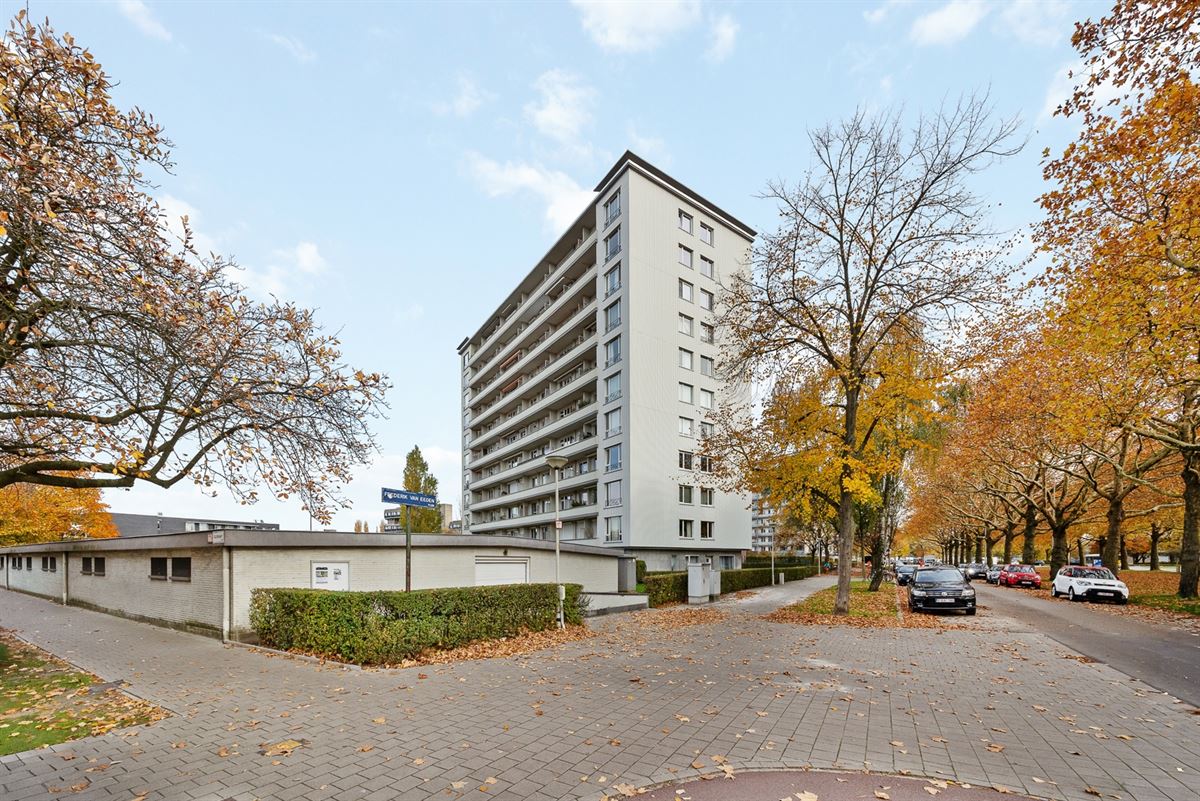 Licht en Energiezuinig Appartement met Uitzicht op Antwerpen