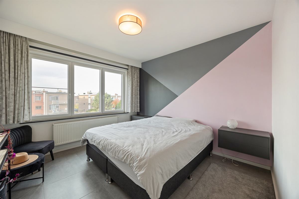 Instapklaar Appartement met 2 Slaapkamers, Terras en Garage