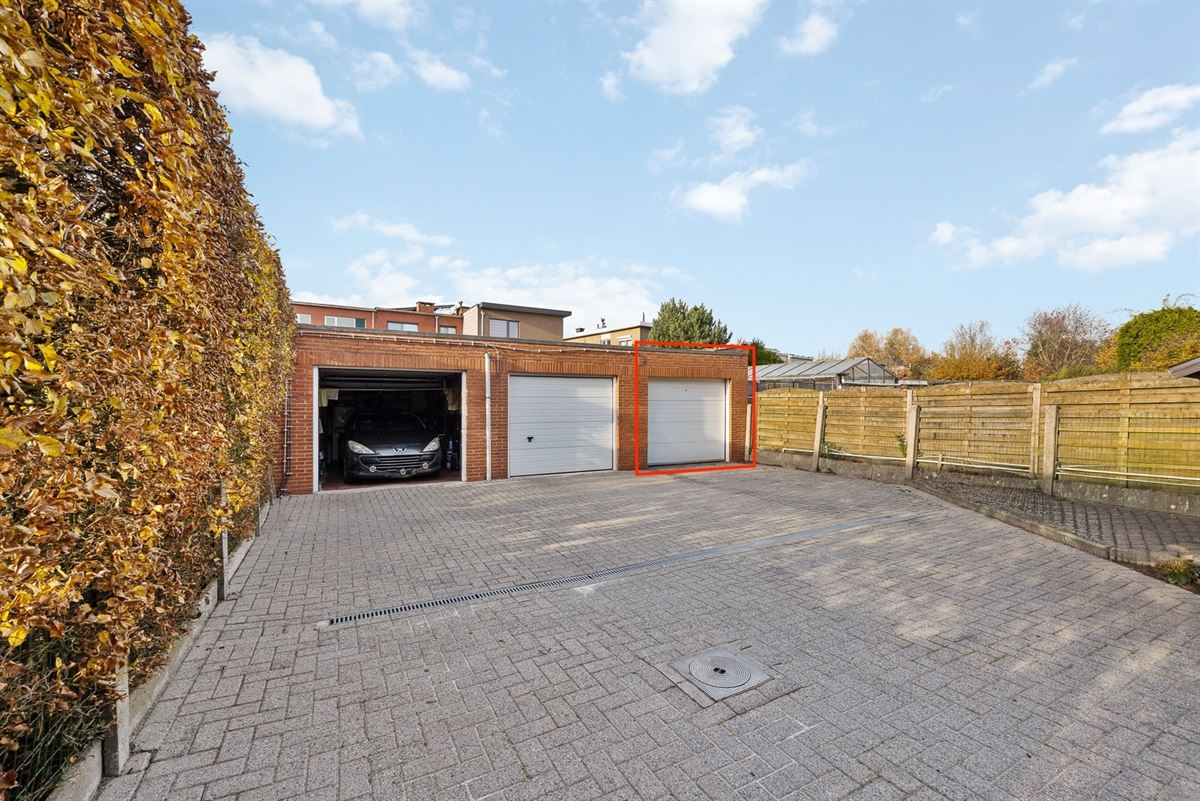 Instapklaar Appartement met 2 Slaapkamers, Terras en Garage