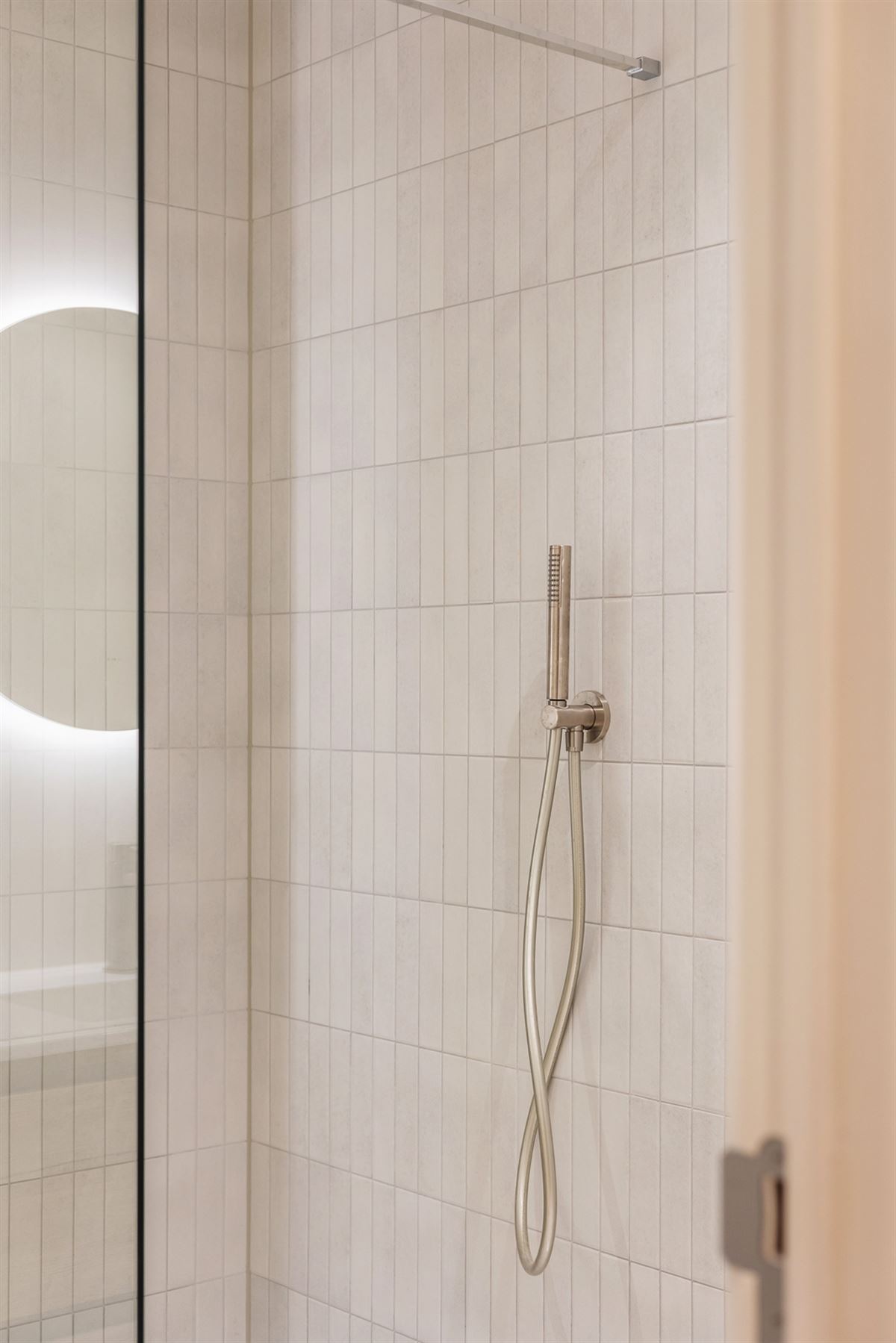 Gerenoveerd gelijkvloers appartement met tuin