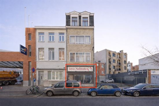 Casco Handelspand met Twee Ingangen in Antwerpen‑Centrum