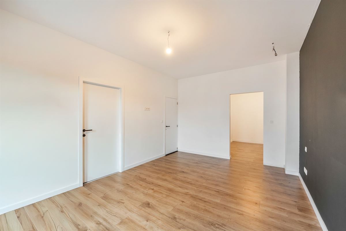 Instapklare en Ruime Gezinwoning met Tuin en Garage