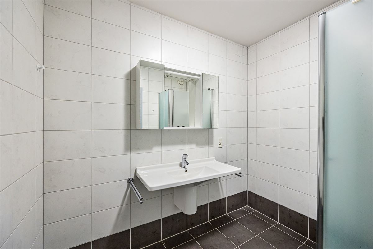 Lichtrijk Appartement met 2 Slaapkamers en Terras