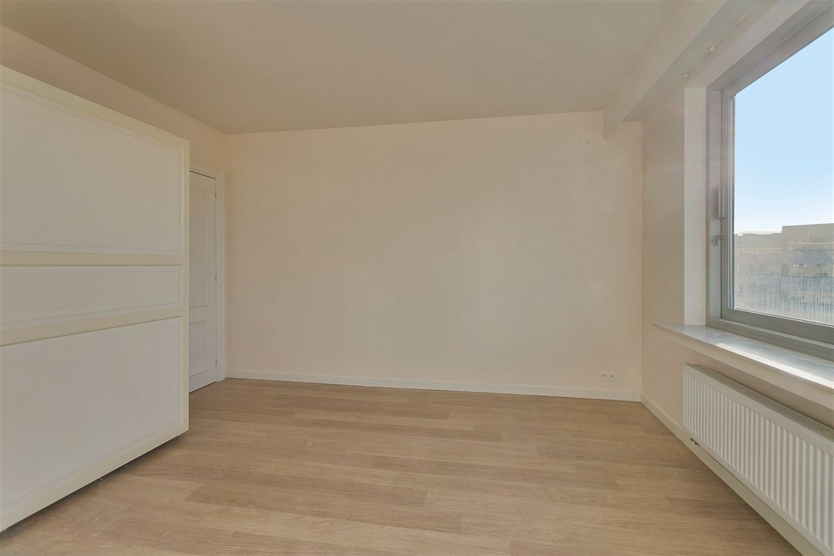 Volledig gerenoveerd, stijlvol en zonnig appartement van 145 m²