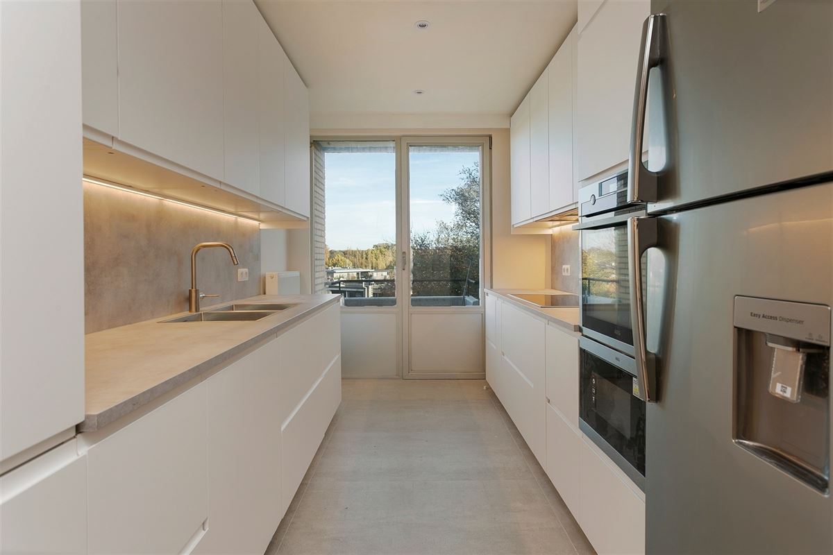 Volledig gerenoveerd, stijlvol en zonnig appartement van 145 m²
