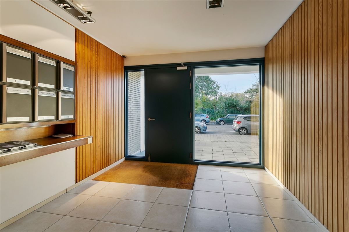 Volledig gerenoveerd, stijlvol en zonnig appartement van 145 m²