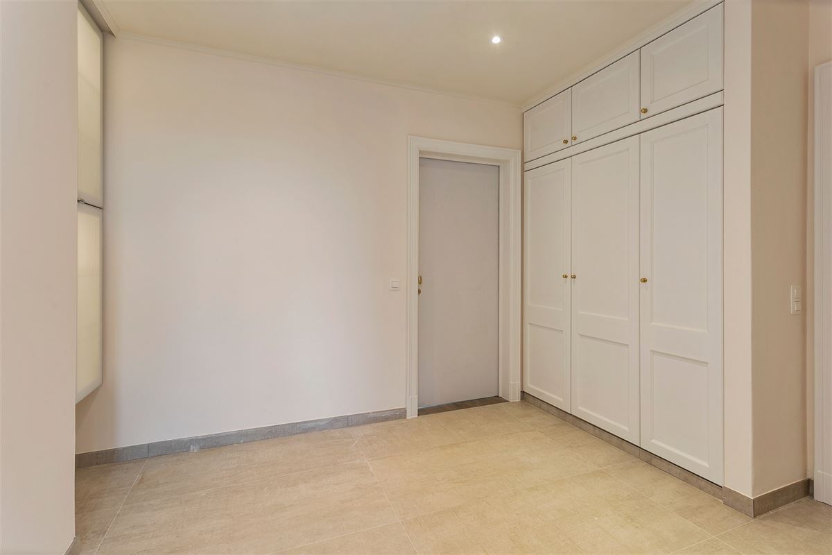 Volledig gerenoveerd, stijlvol en zonnig appartement van 145 m²