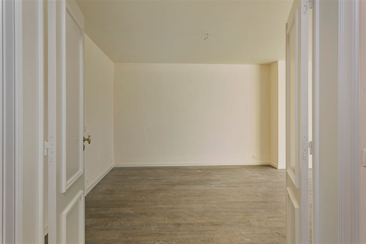 Volledig gerenoveerd, stijlvol en zonnig appartement van 145 m²