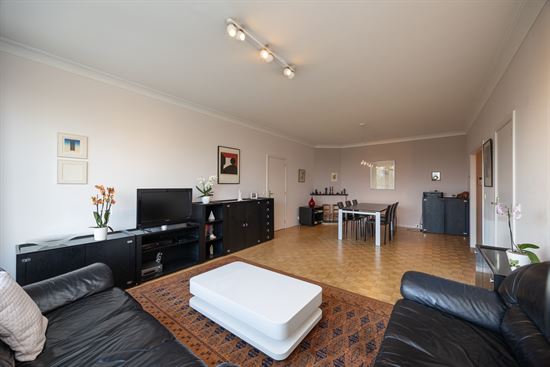 Lichtrijk Appartement met 2 Slaapkamers en Terras