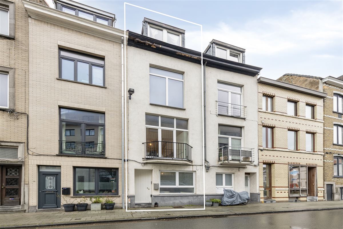 Lichtrijke Stadswoning met 3 Slaapkamers en 2 Terrassen