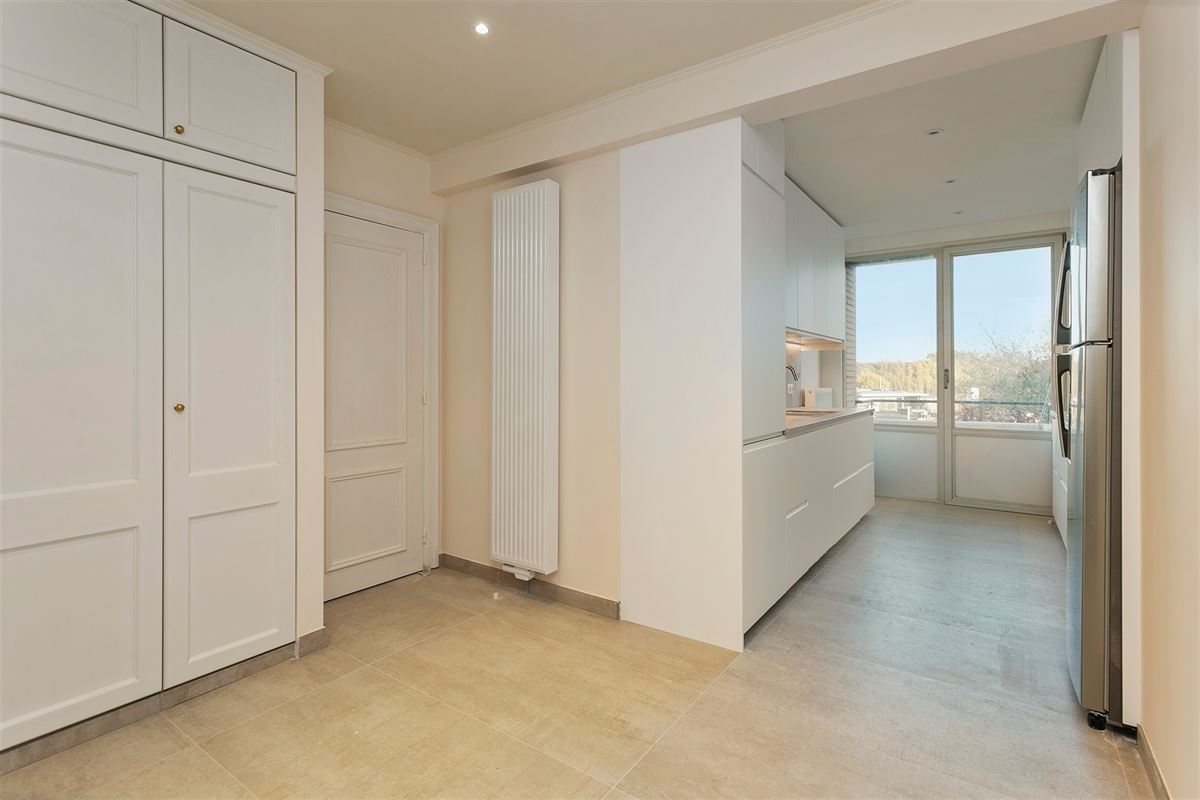 Volledig gerenoveerd, stijlvol en zonnig appartement van 145 m²