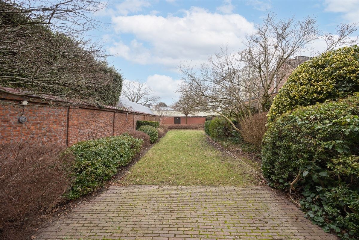 Exclusief kantoorgebouw in Beaux-Artsstijl