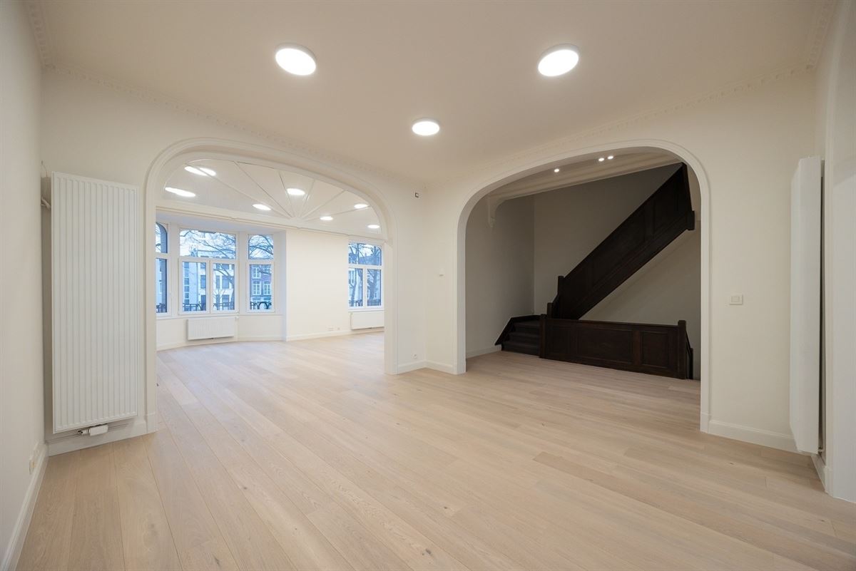 Exclusief kantoorgebouw in Beaux-Artsstijl