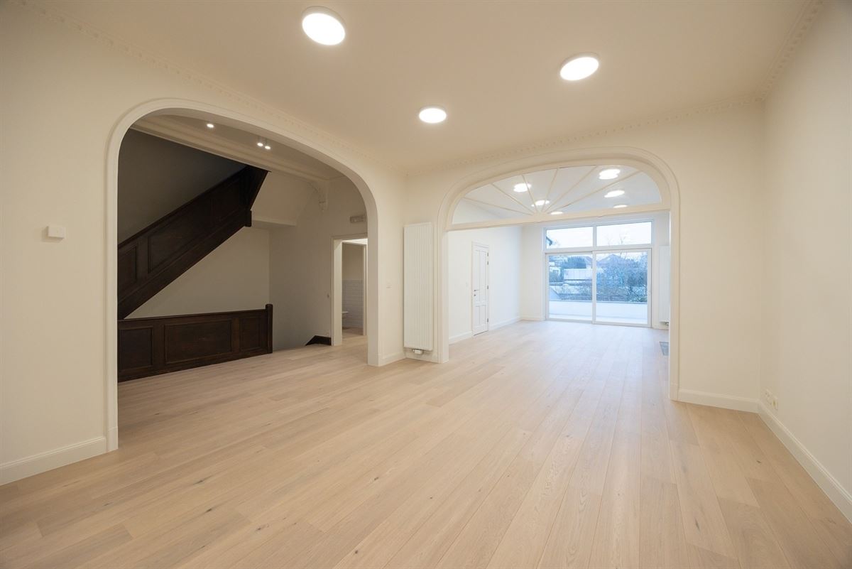 Exclusief kantoorgebouw in Beaux-Artsstijl