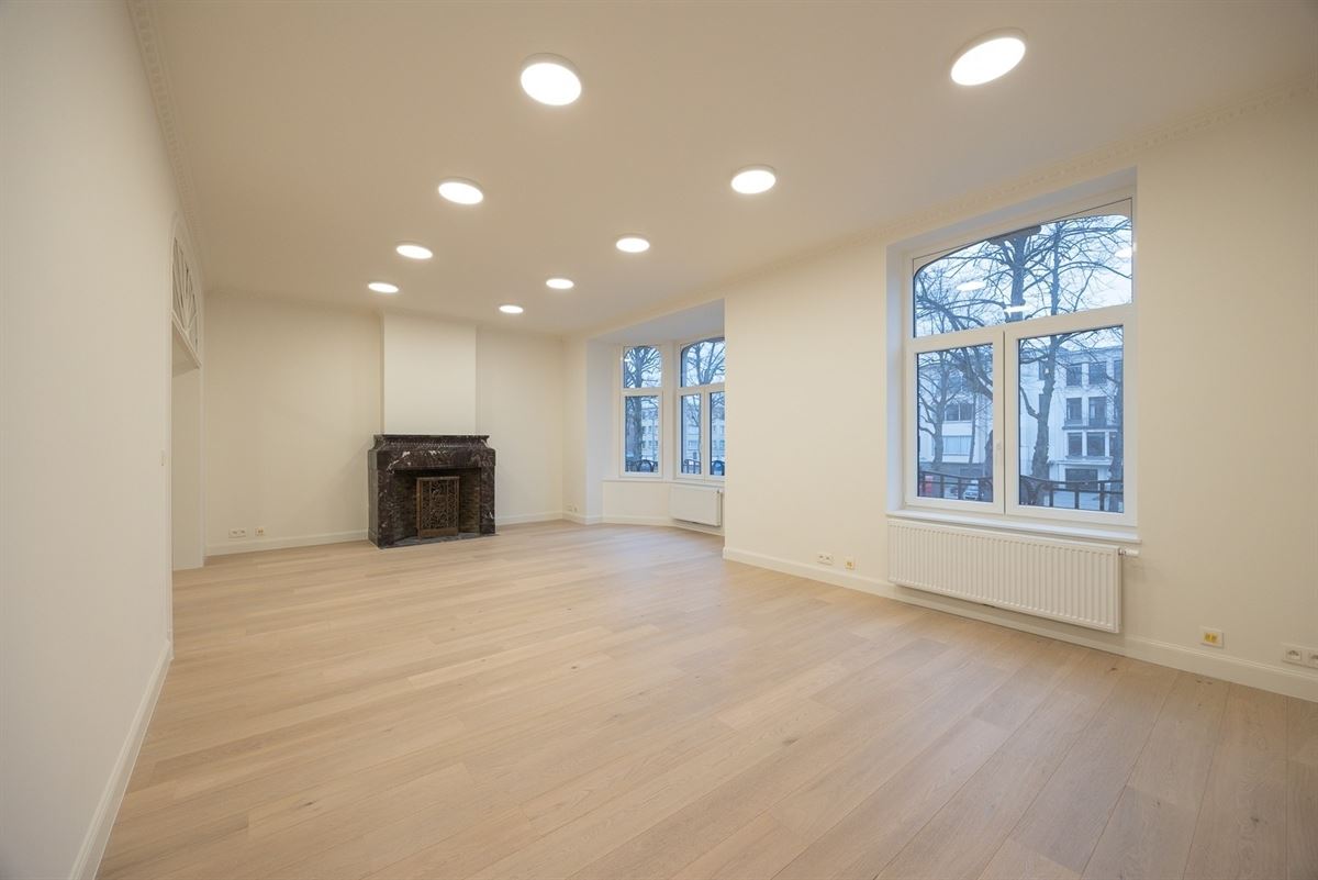 Exclusief kantoorgebouw in Beaux-Artsstijl