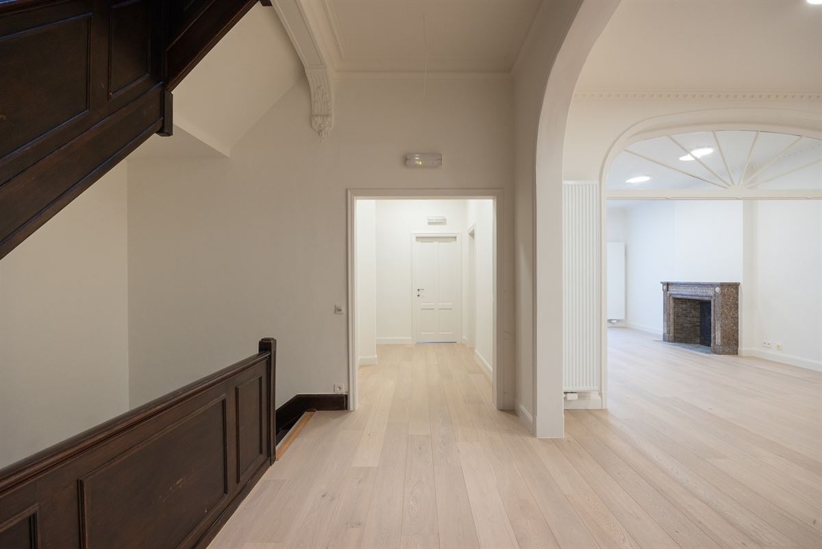 Exclusief kantoorgebouw in Beaux-Artsstijl