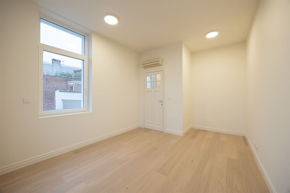 Exclusief kantoorgebouw in Beaux-Artsstijl
