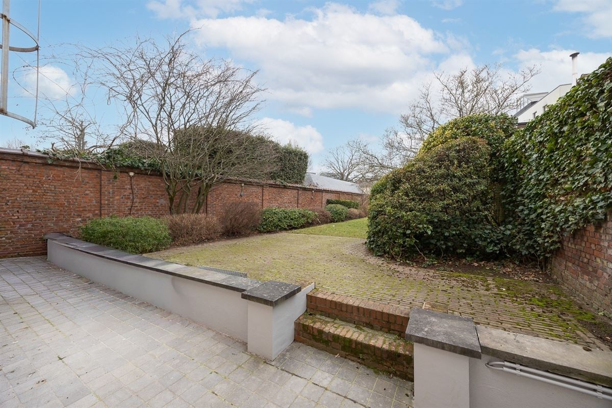 Exclusief kantoorgebouw in Beaux-Artsstijl