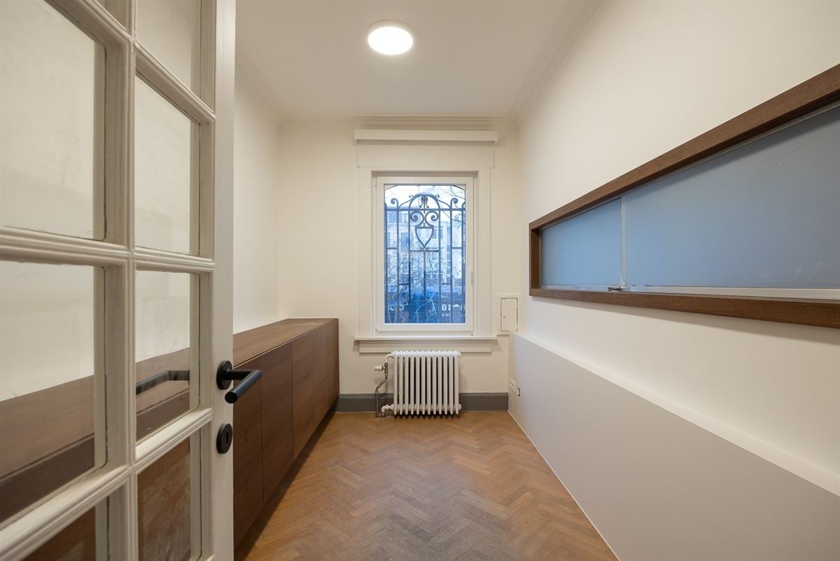 Exclusief kantoorgebouw in Beaux-Artsstijl