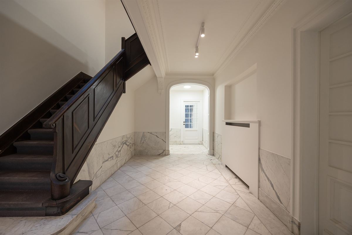 Exclusief kantoorgebouw in Beaux-Artsstijl