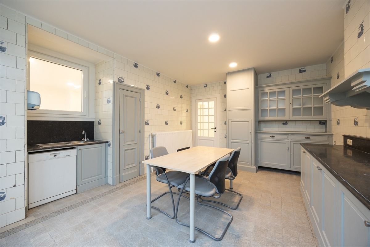 Exclusief kantoorgebouw in Beaux-Artsstijl