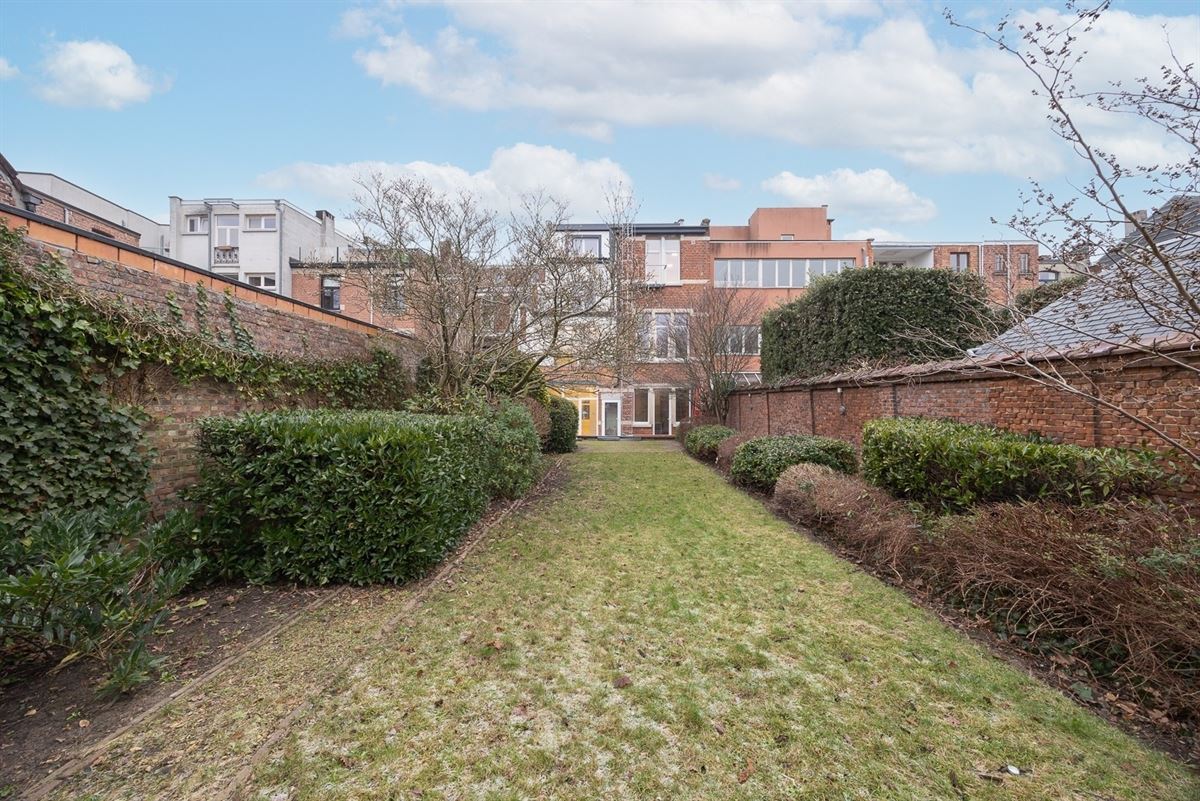 Exclusief kantoorgebouw in Beaux-Artsstijl