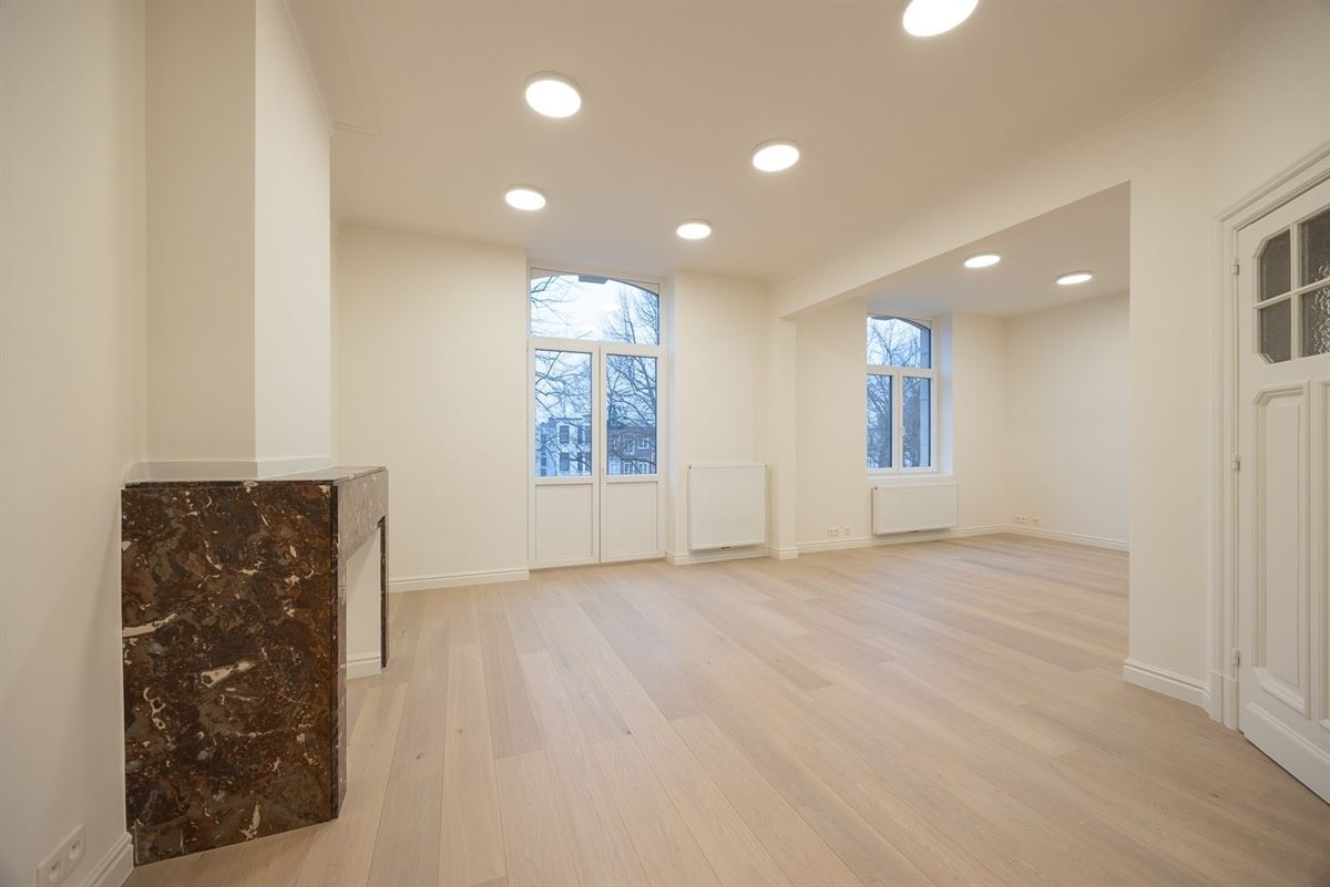 Exclusief kantoorgebouw in Beaux-Artsstijl