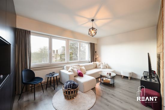 Instapklaar en Gerenoveerd Dakappartement in Hartje Niel