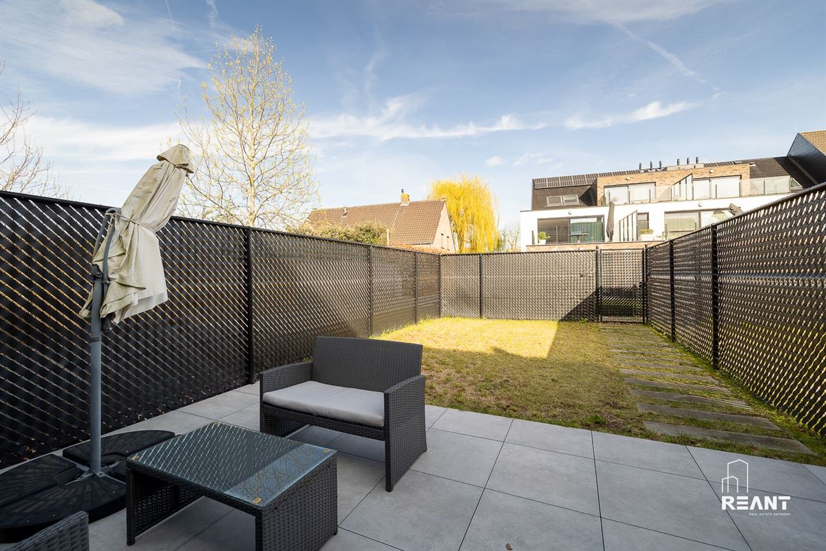 Gelijkvloers appartement (2023) met tuin en parkeerplaats