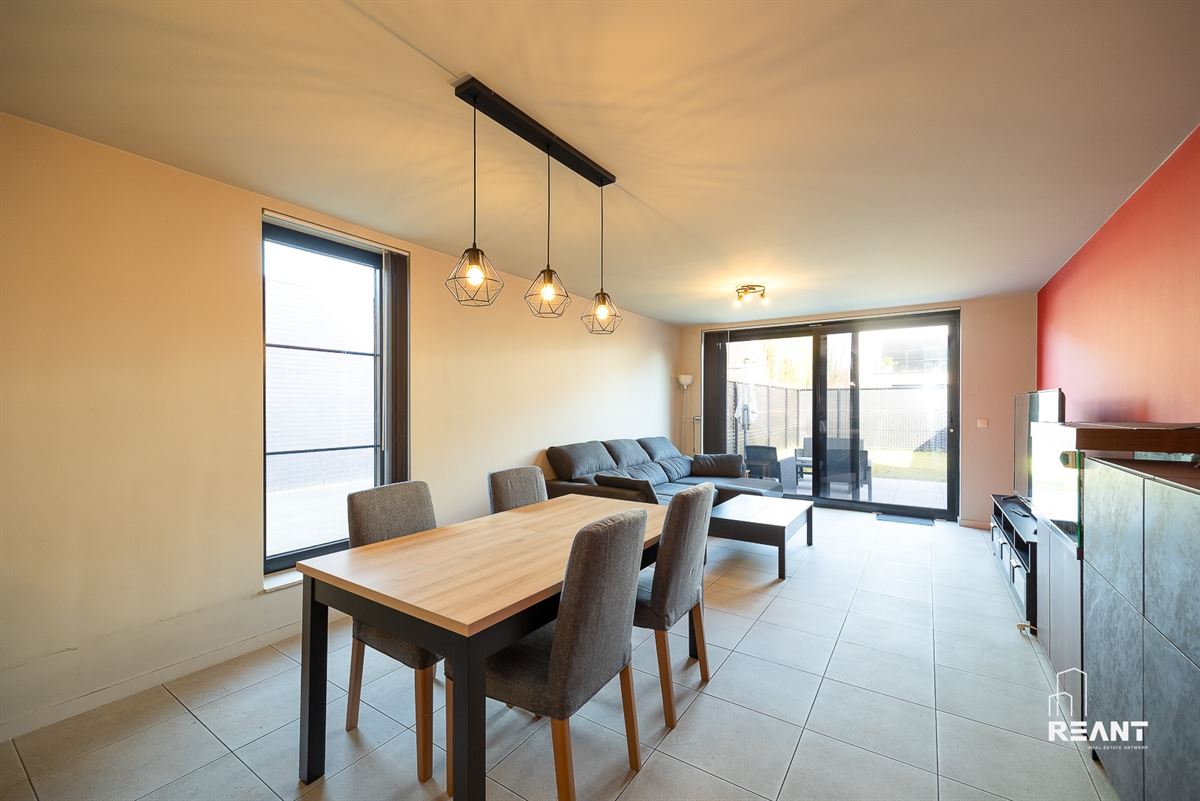 Gelijkvloers appartement (2023) met tuin en parkeerplaats