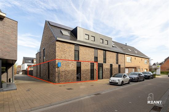 Gelijkvloers appartement (2023) met tuin en parkeerplaats