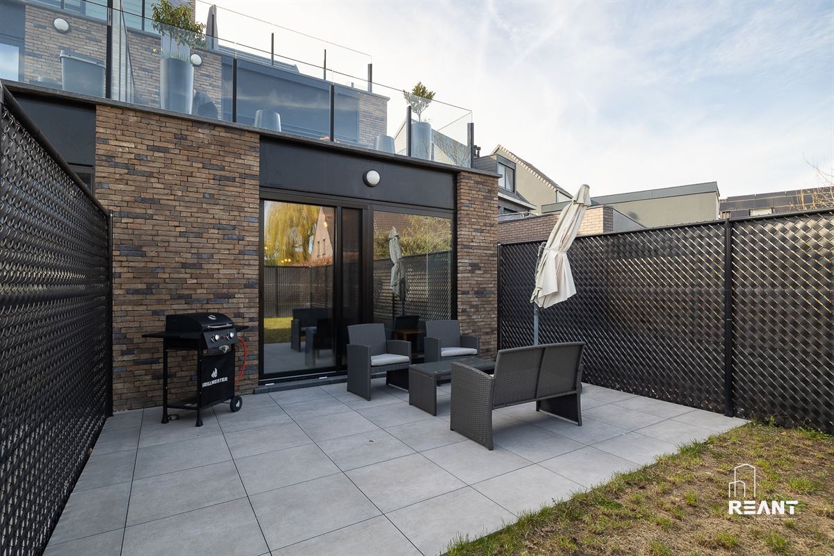 Gelijkvloers appartement (2023) met tuin en parkeerplaats