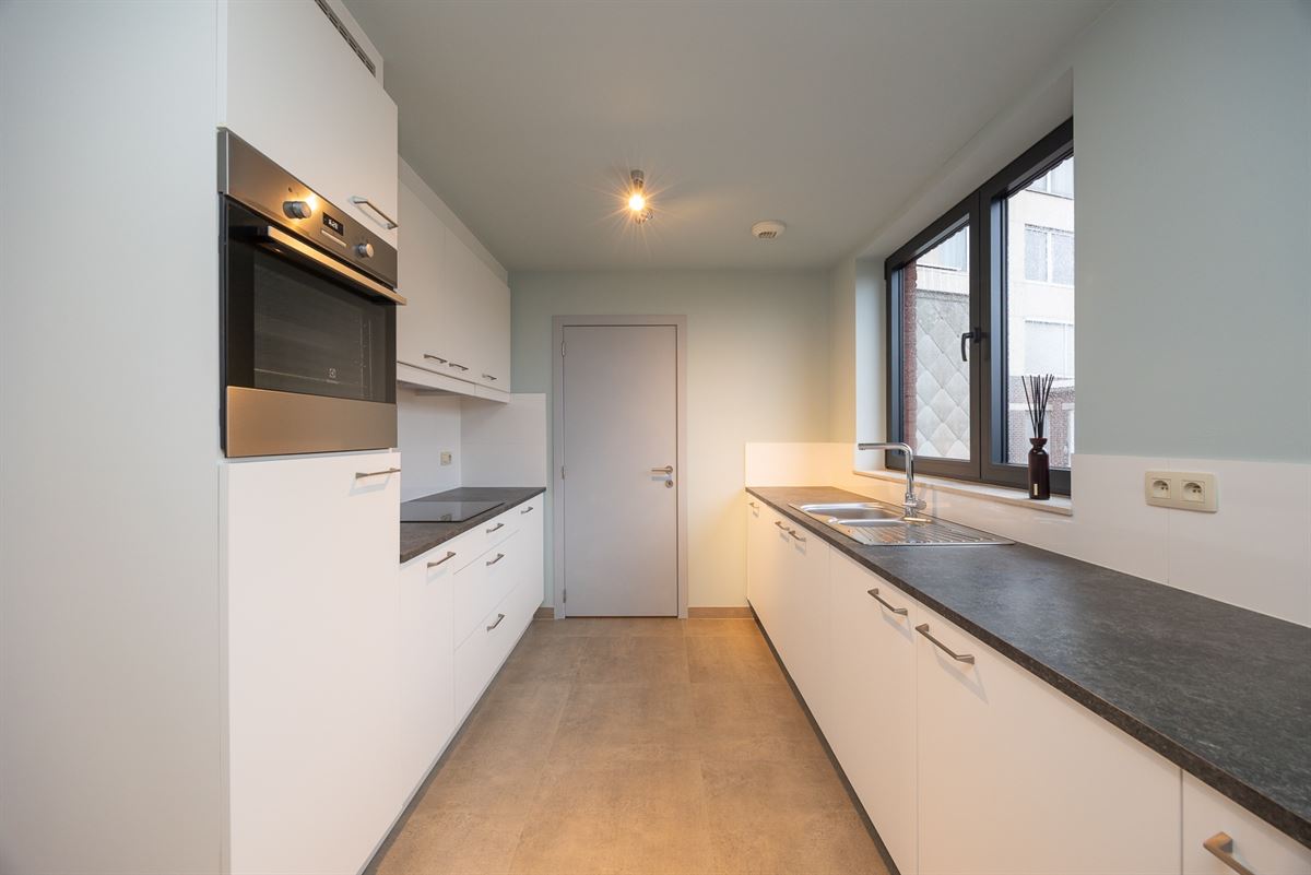 Dakappartement met Zuidgericht Terras en 2 Parkeerplaatsen