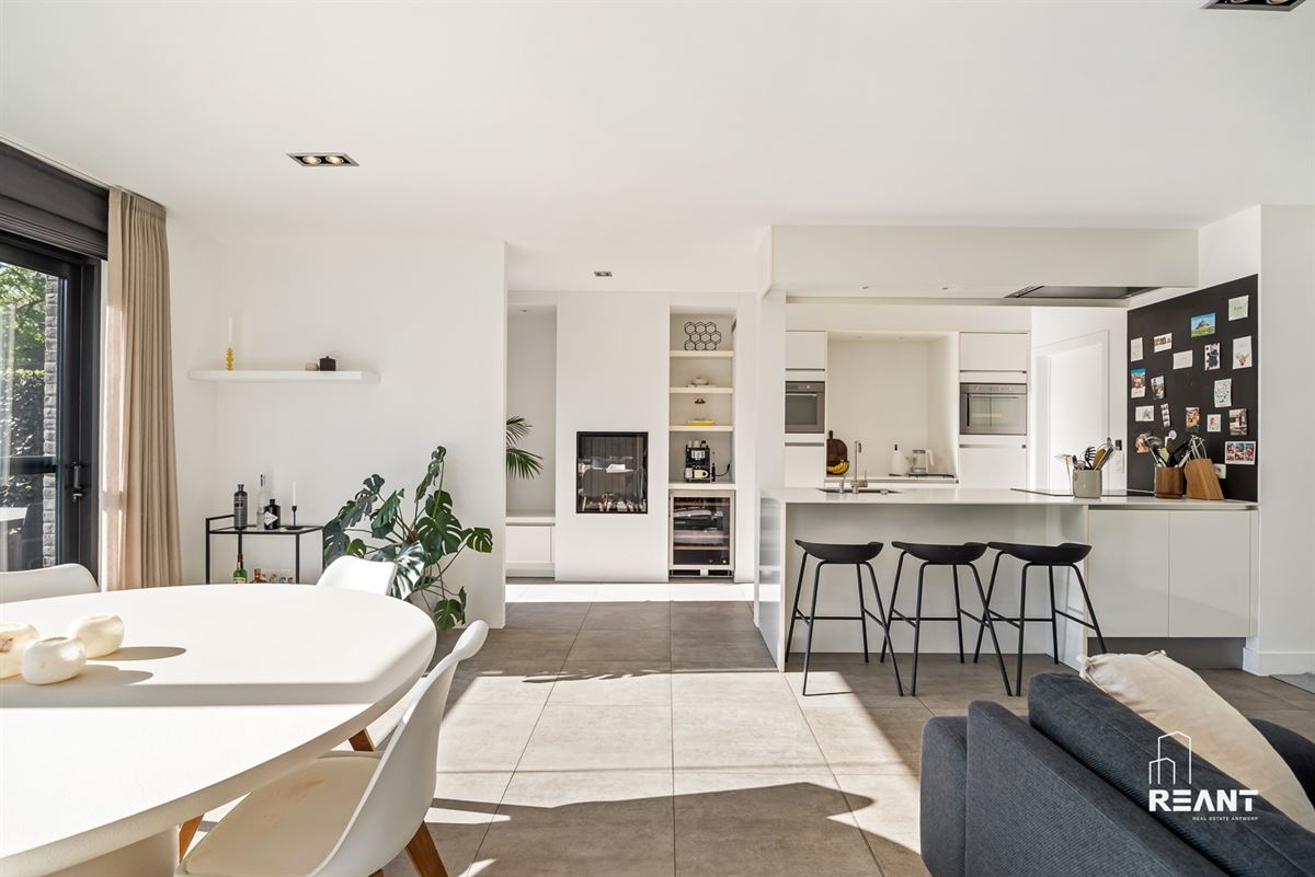 Instapklare woning met 4 slaapkamers, tuin en garagebox.