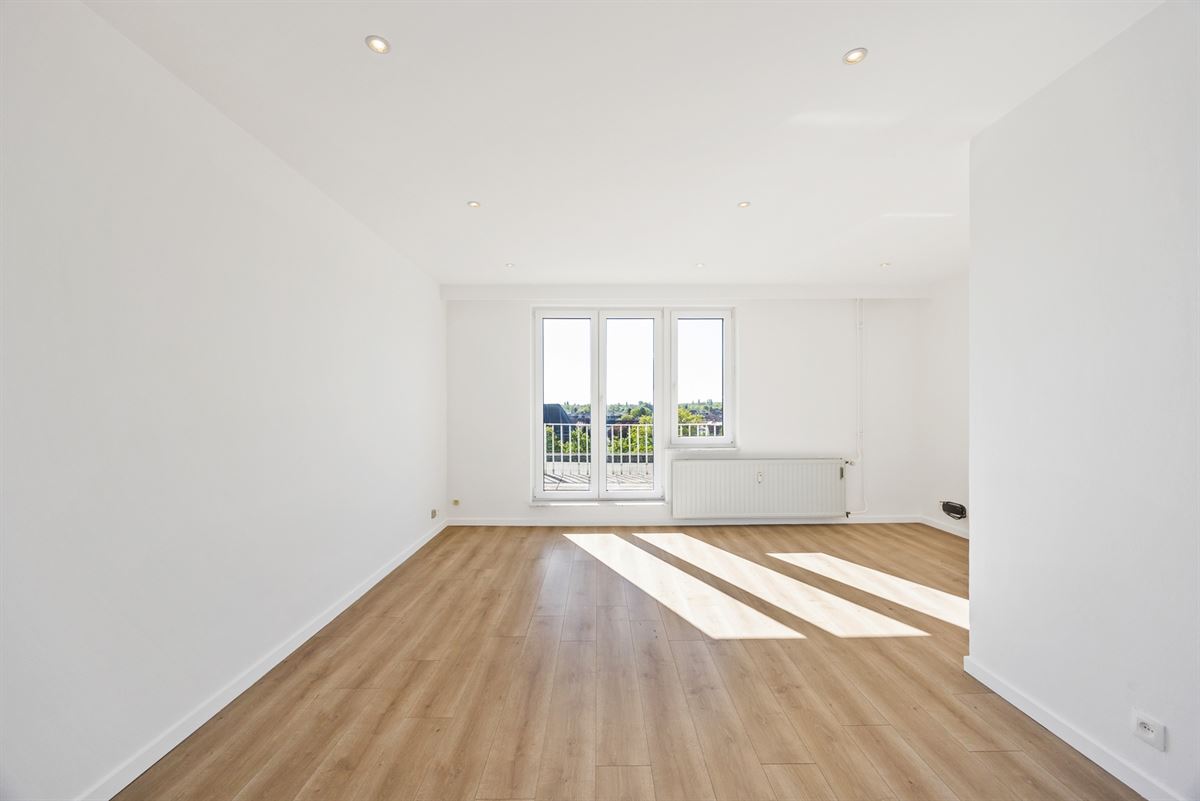Dakappartement met zuider-dakterras en prachtig uitzicht.