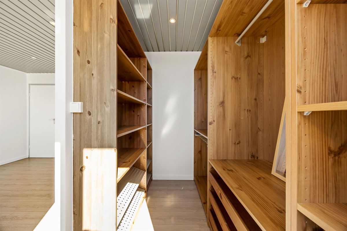 Dakappartement met zuider-dakterras en prachtig uitzicht.