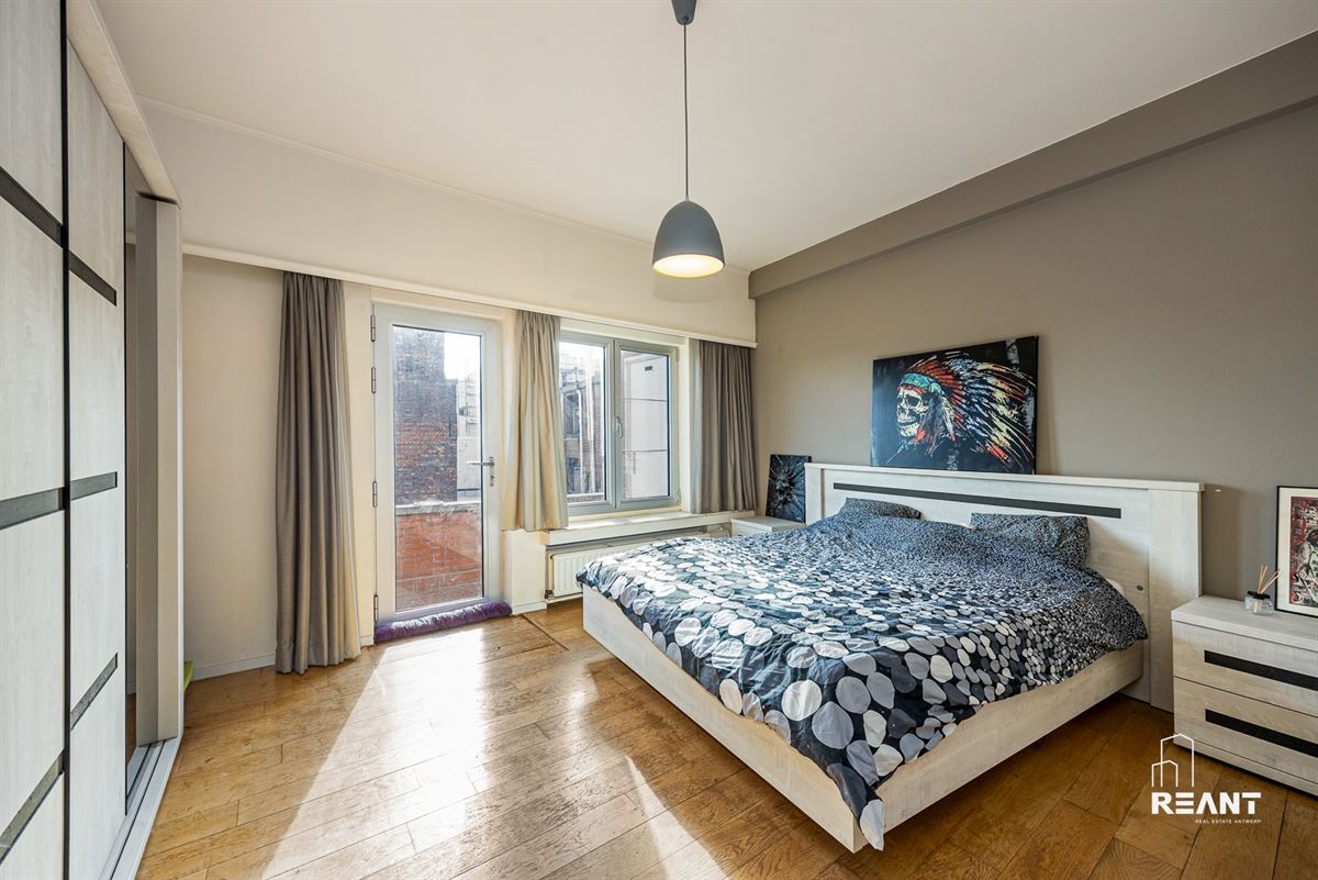 Ruim en karaktervol appartement van 91 m² met terras op toplocatie in Antwerpen