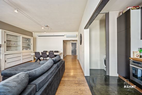 Ruim en karaktervol appartement van 91 m² met terras op toplocatie in Antwerpen