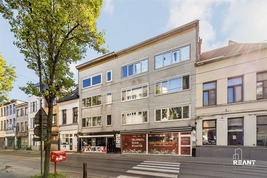 Ruim en karaktervol appartement van 91 m² met terras op toplocatie in Antwerpen
