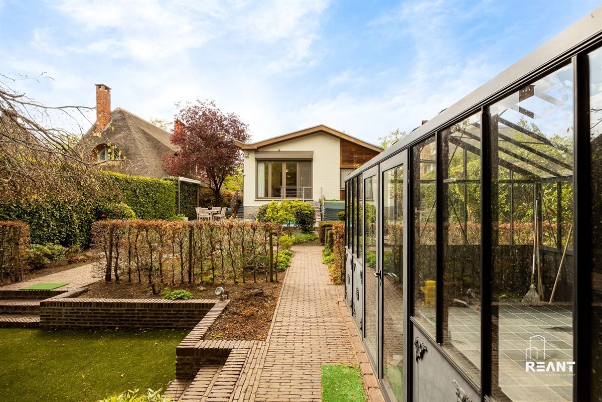 Charmante villa in gegeerde woonwijk Molenveld