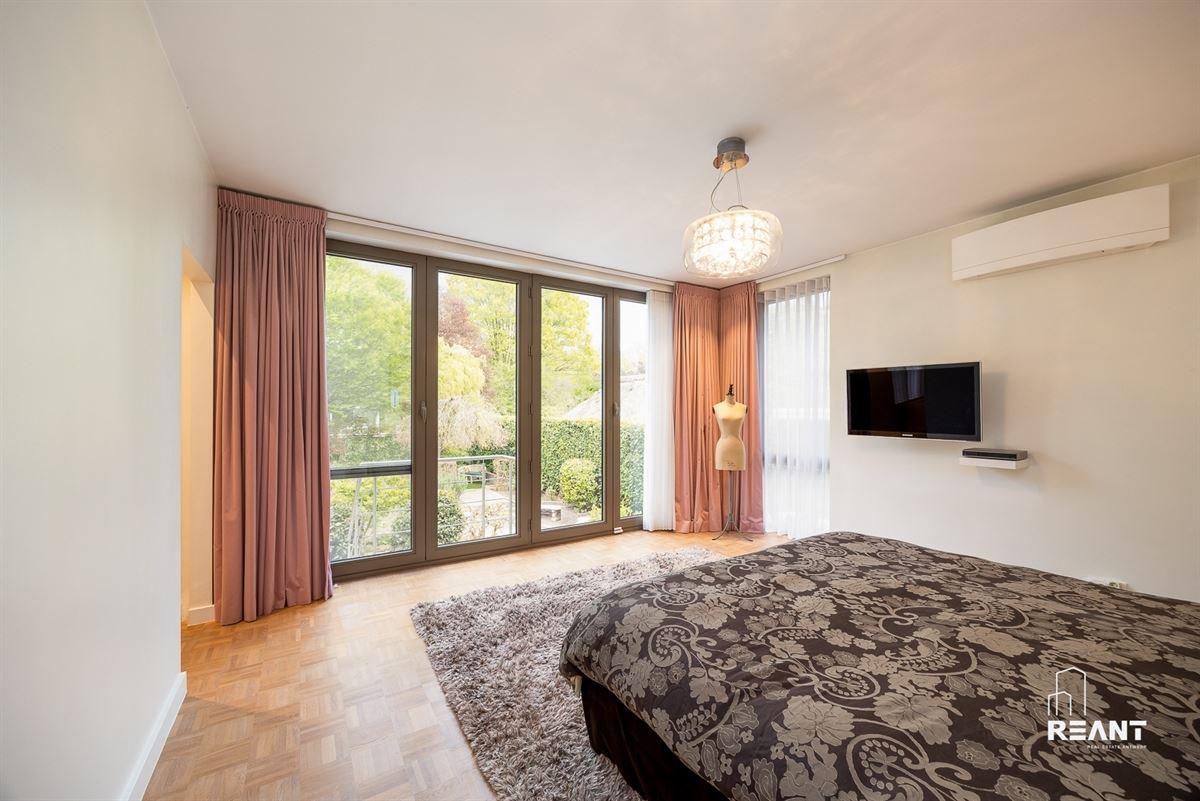 Charmante villa in gegeerde woonwijk Molenveld
