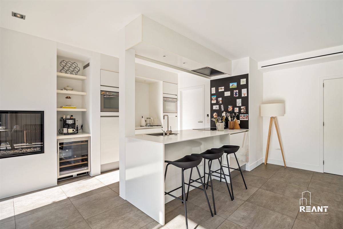 Instapklare woning met 4 slaapkamers, tuin en garagebox.